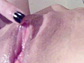 Vorschaubild vom Privatporno mit dem Titel "Fickbereite Muschi" von GeileDiana