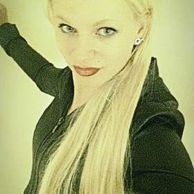 Lara-Lee - Junge MILF (33) MILF aus Deutschland