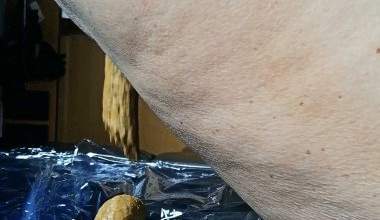 AUF DIE COUCH IM WOHNMOBIL gekackt