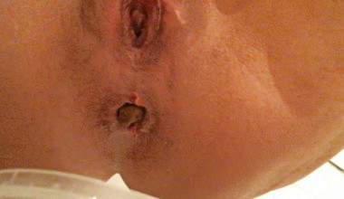 Riech die Kacke und leck an der Pussycreme