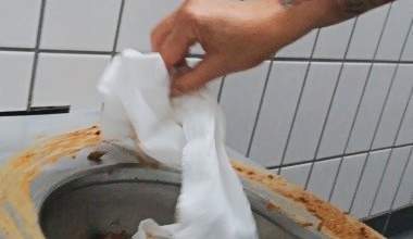 RASTHOF KLO auf den BODEN gekackt, RUMGESCHMIERT, auf den Boden GEPISST etc