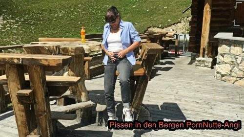 Public Piss auf der Sonnenterasse in Bergen