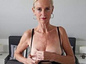 Fucking the Milf Ass Herself (English Version)