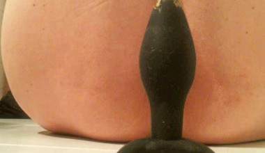 Anale Dildospiele nach dem Kacken für N