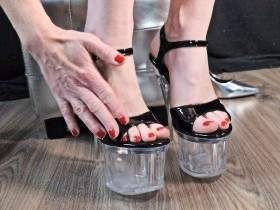 Heels, feet and red nails