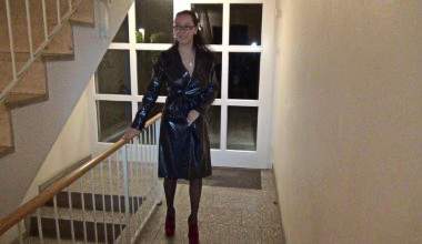 Callgirl in Strapsen