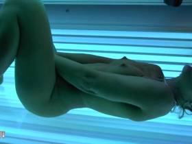 become horny at the solarium