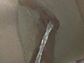 Vorschaubild vom Privatporno mit dem Titel "Pissende NylonFotzen" von FeuchteSchnecke