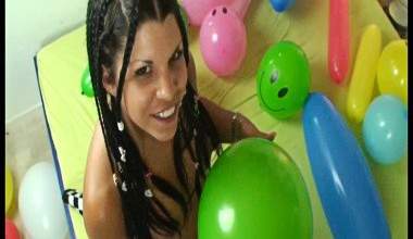 Geile Göre spielt mit Sperma und Ballone