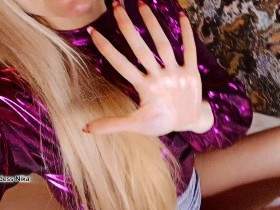 Hand Irresestible Mesmerize