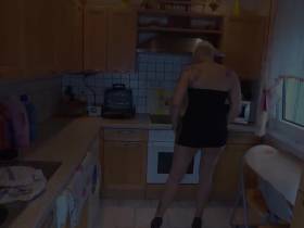 Alexa: blowjob Quckie in the kitchen