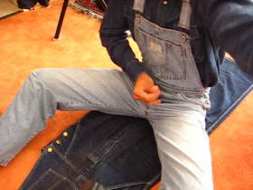 horny wanking in levis dungarees