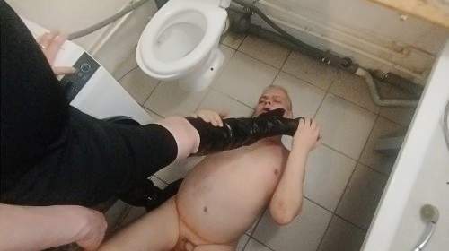 Eiern treten, Stiefel lecken