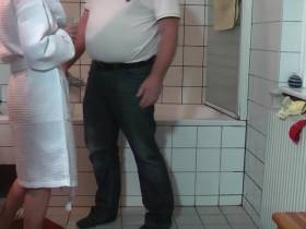 Vorschaubild vom Privatporno mit dem Titel "So gewinne ich Handwerker um sonst" von heisse-luda