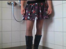 Posing: Mini Rock - FSH und schwarze Stiefel