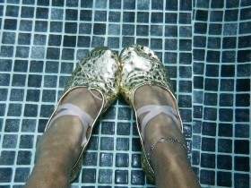 Gymnastikschläppchen im Pool 3