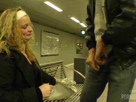 Vorschaubild vom Privatporno mit dem Titel "Direkt in der ubahn den schwanz geblasen" von pornorama-tv