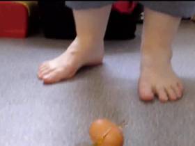 Crushing: Raw eggs (Fan video for your goddess Royboy2)