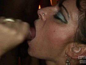 Vorschaubild vom Privatporno mit dem Titel "Feuchte spermaküsse" von STUDIOeins