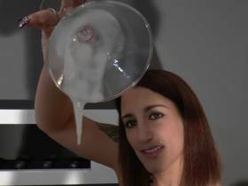 Vorschaubild vom Privatporno mit dem Titel "Cuckold Spezial ! Abrichtung zur Schluckbitch !!!" von QueenParis