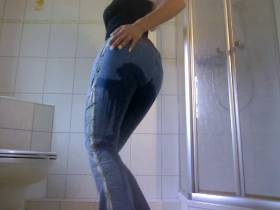 Vorschaubild vom Privatporno mit dem Titel "MIss Sixty Schnürjeans" von EvilBitch