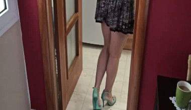 Mit grünen High-heels in die Küche geschissen ( Durchfall)