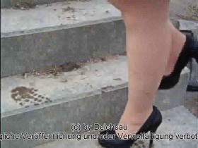 piss through the pantyhose