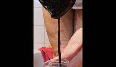 BLUT PERIODE SCHMIEREN MENSTRUATION abfüllen,schmieren