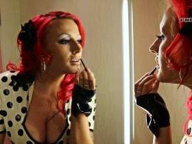 Vorschaubild vom Privatporno mit dem Titel "Wir nutzen Dich aus! Du bist unser Diener!" von CherieNoir