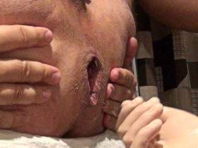 YOUNG GUY IN ANAL FIST FUCK