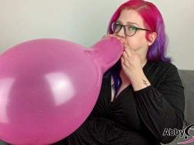 Looner fetish! Inflate balloons until they burst