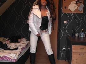 Vorschaubild vom Privatporno mit dem Titel "Für meine Lederfans" von nylon_schlampe