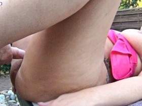 Outdoor Creampie! User-Sperma aus meiner Fotze gesquirtet!