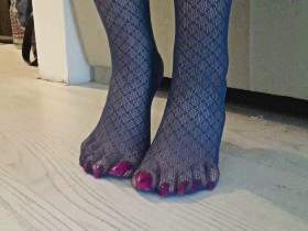 Tasty Feet In Fishnets