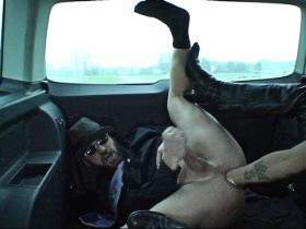 Vorschaubild vom Privatporno mit dem Titel "Anal benutzt im Auto" von SMBoy
