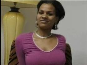 Vorschaubild vom Privatporno mit dem Titel "Meine dunkle Perle Gloria bläst" von buddyamateure