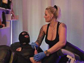 Vorschaubild vom Privatporno mit dem Titel "In den Schwanz gefickt" von Herrin-Jessy-Hamburg