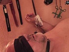 Vorschaubild vom Privatporno mit dem Titel "Lady´s Menstruation - Friss meinen Tampon!!!" von CherieNoir