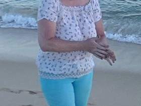 gepullert in jeans in the sea