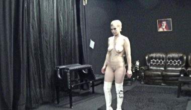 White Overkneeswalk