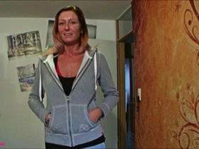 Vorschaubild vom Privatporno mit dem Titel "Schnell-Entsaftung fuer einen freien Tag" von Ramona_Deluxe