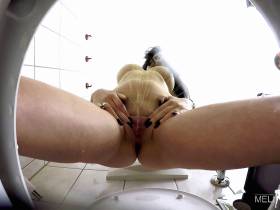 Vorschaubild vom Privatporno mit dem Titel "Pervers! Voll auf die GoPro gepisst" von MeliDeluxe