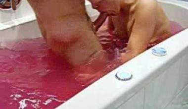 Badewannen-Fick !