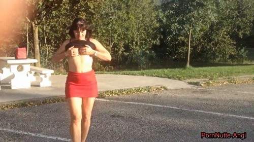 Ouick Piss for you auf der Autobahn-Raststätte !