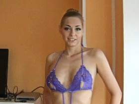 Vorschaubild vom Privatporno mit dem Titel "Meinen geilen durchsichtigen Dessous,ich zeig sie dir" von FeuchteSchnecke