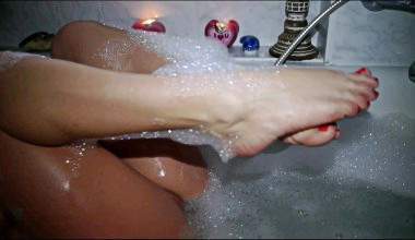 Meine süßen Füße in der Wanne...