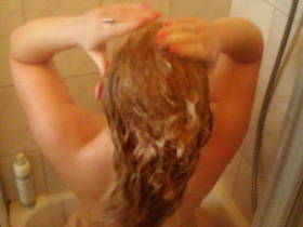 Vorschaubild vom Privatporno mit dem Titel "In die haare gepisst" von sexyvenushuegel