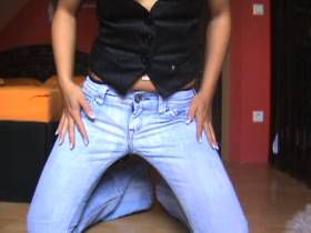 Vorschaubild vom Privatporno mit dem Titel "Auf wunsch...jeans mit string" von nylon_schlampe