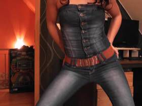 Vorschaubild vom Privatporno mit dem Titel "Sexy jeansoverall macht geil" von nylon_schlampe