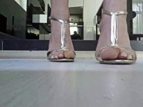 Pussy Feet Heels